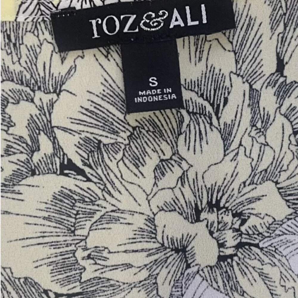 Roz and Ali floral sleeveless top Size Small New Without Tags - Picture 6 of 7